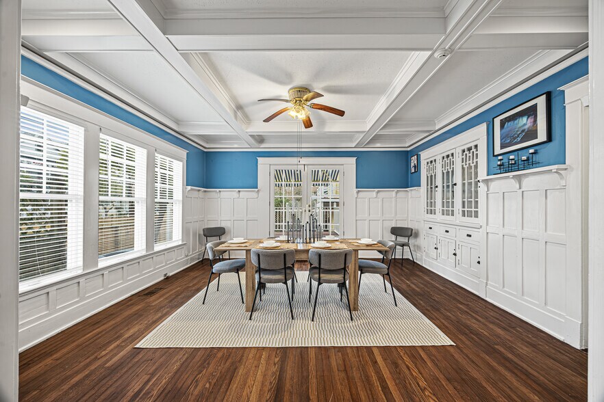 More Photos Of 1723 25th St, Galveston Hospitality For Sale