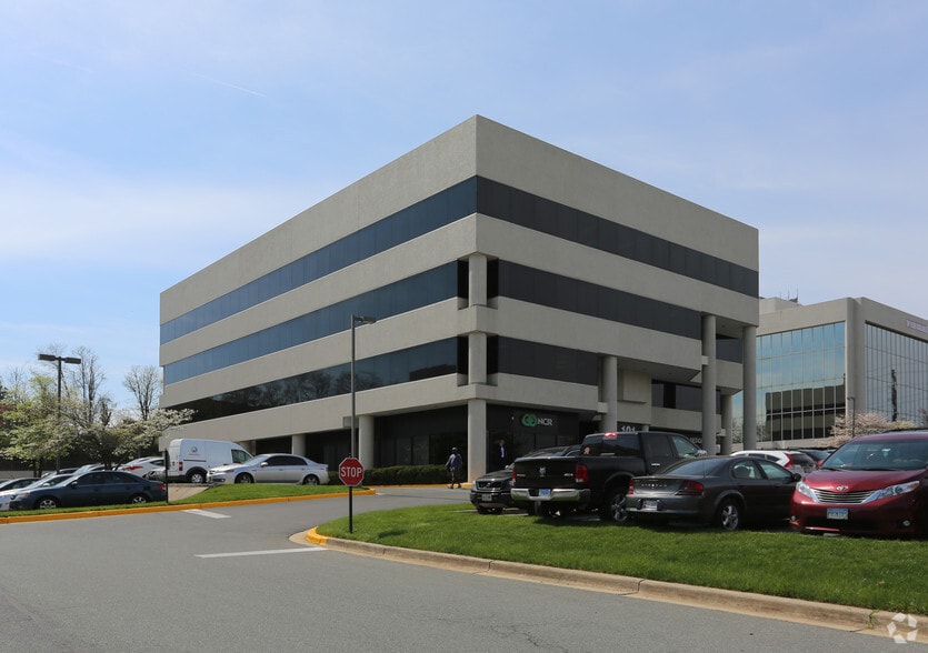 More Photos Of 101 Lakeforest Blvd, Gaithersburg Office For Lease