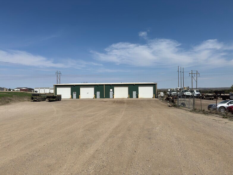 More Photos Of 2107 37th St, Mandan Warehouse For Sale