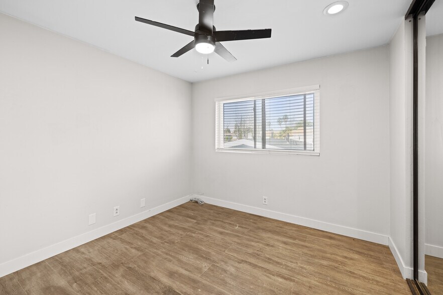 More Photos Of 5280 Manhasset Dr, San Diego Apartments For Sale