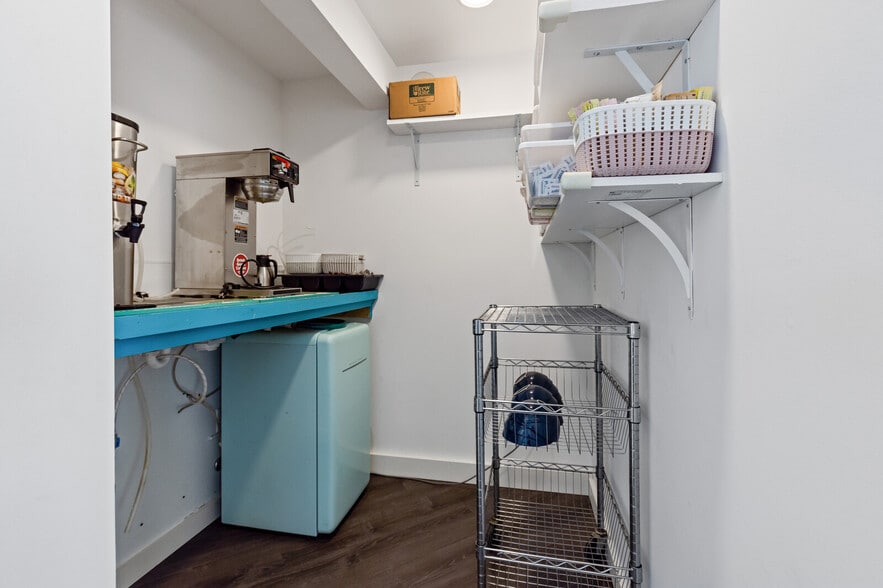 More Photos Of 205 W Main St, Liberty Restaurant For Sale