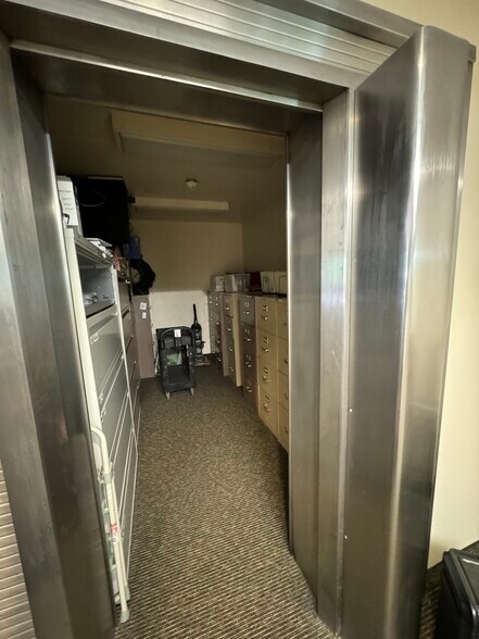 More Photos Of 1604 Kansas Ave, Lorain Bank For Sale