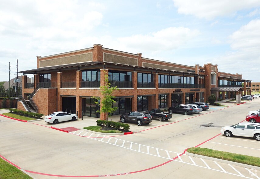 More Photos Of 13440 University Blvd, Sugar Land Medical For Lease