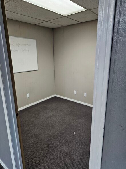 More Photos Of 1020 A St SE, Auburn Storefront Retail Office For Lease