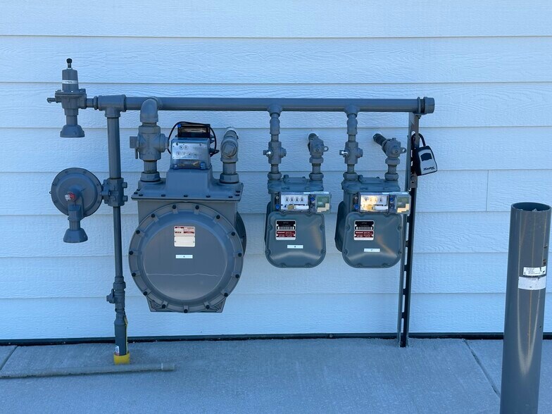 More Photos Of 3810 Calumet Ave, Manitowoc Freestanding For Sale