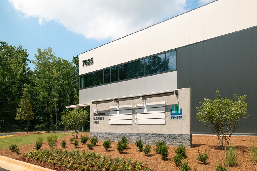 More Photos Of 7625 New Boyd Rd, Johns Creek Showroom For Lease