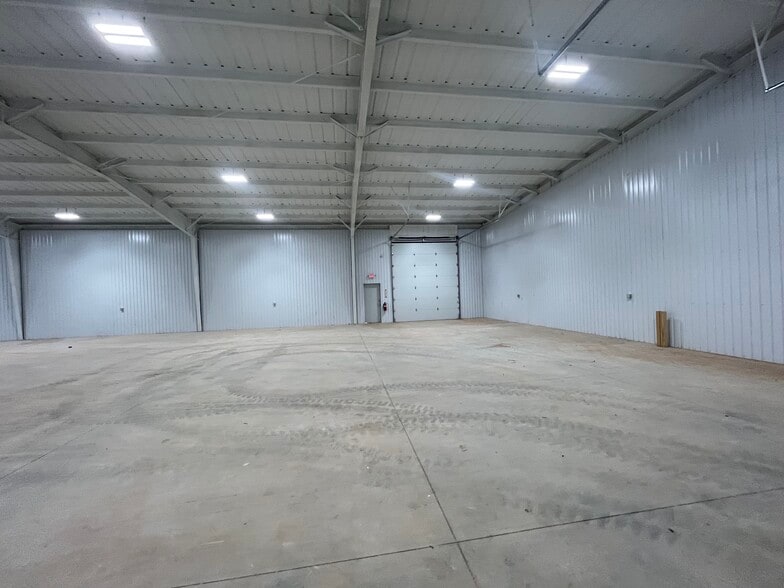 More Photos Of 616 NW 125th st, Oklahoma City Warehouse For Lease