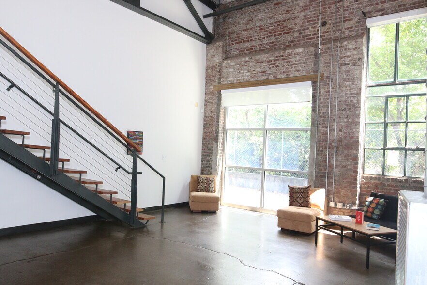 More Photos Of 949 W Marietta St NW, Atlanta Office For Lease