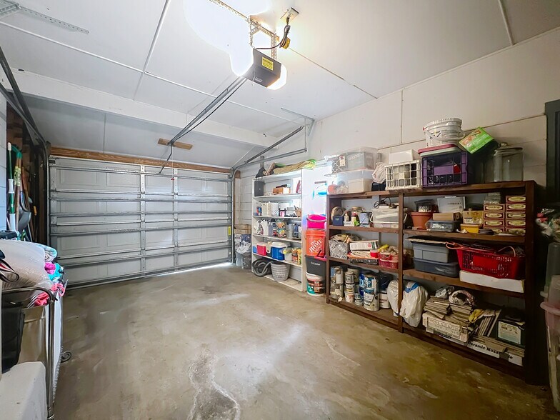 More Photos Of 7001 W Jones Ave, Mount Dora Airplane Hangar For Sale