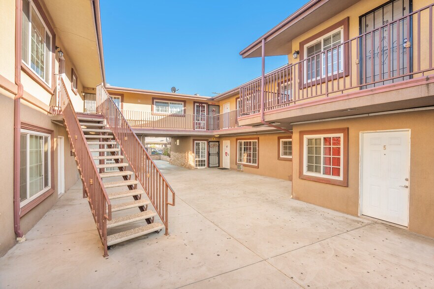 More Photos Of 6653 Darby Ave, Reseda Apartments For Sale
