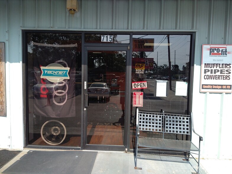 More Photos Of 715 W Waters Ave, Tampa General Retail For Sale