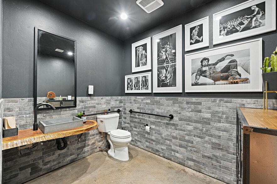 More Photos Of 4151 Taylor St, San Diego Storefront Retail Office For Sale