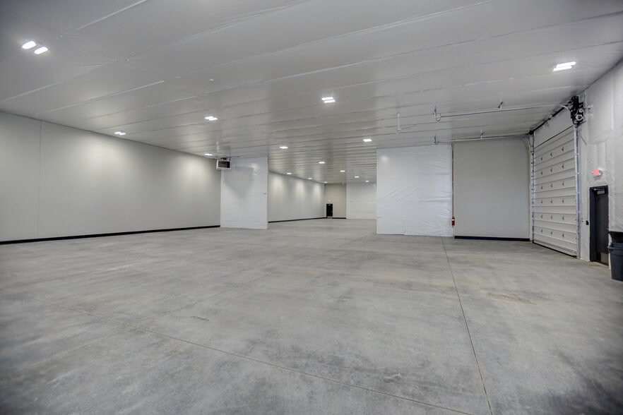 More Photos Of 5807 Thorpe, Spokane Light Distribution For Lease