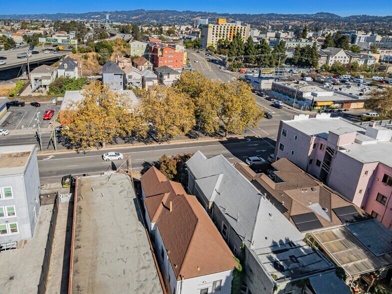 More Photos Of 635 W Grand Ave, Oakland Freestanding For Sale