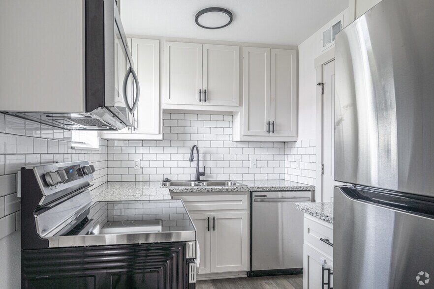 More Photos Of 2020 Cottonwood St, Beaumont Apartments For Sale