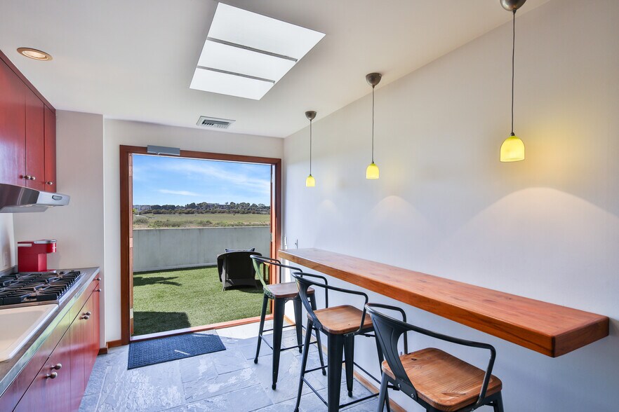 More Photos Of 411 Culver Blvd, Playa Del Rey Office Residential For Sale