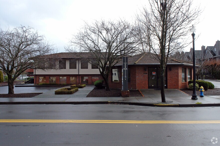 More Photos Of 510 NE Roberts Ave, Gresham Medical For Lease