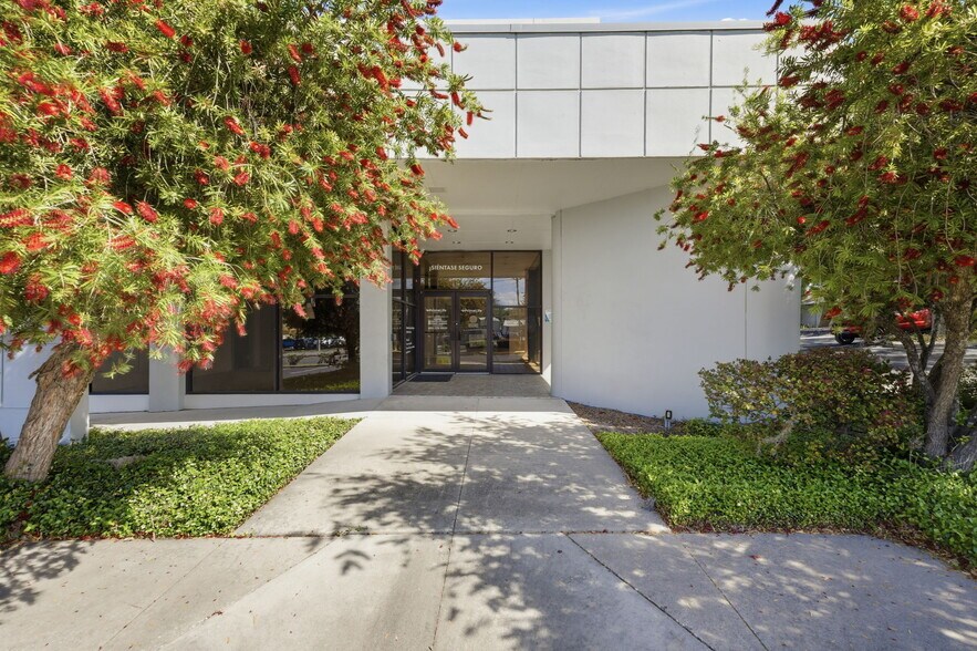 More Photos Of 433 SW 10th St, Ocala Medical For Sale