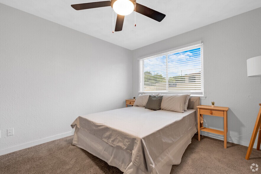 More Photos Of 3706 W 8th St, Dallas Apartments For Sale