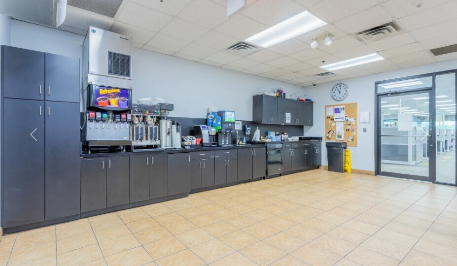 More Photos Of 1331 W Memorial Rd, Oklahoma City Office For Sale