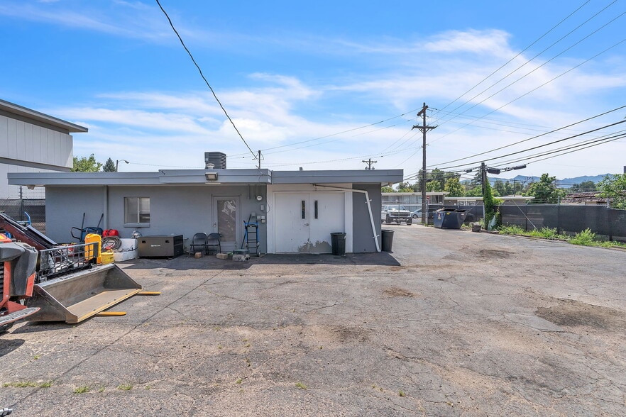 More Photos Of 2128 E Bijou St, Colorado Springs Freestanding For Lease