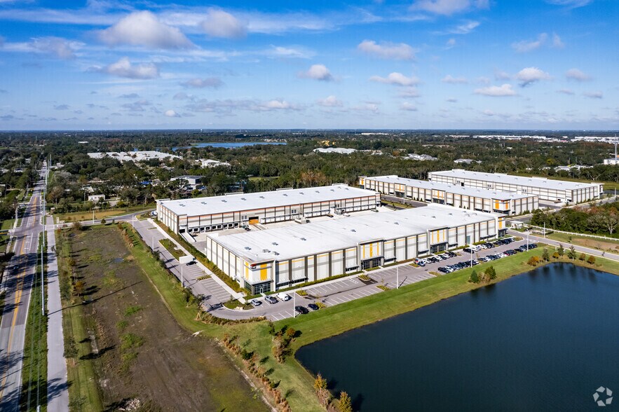 More Photos Of 3467 Wd Judge Dr, Orlando Warehouse For Lease