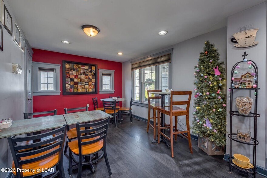 More Photos Of 206 N Main St, Shavertown Office For Sale