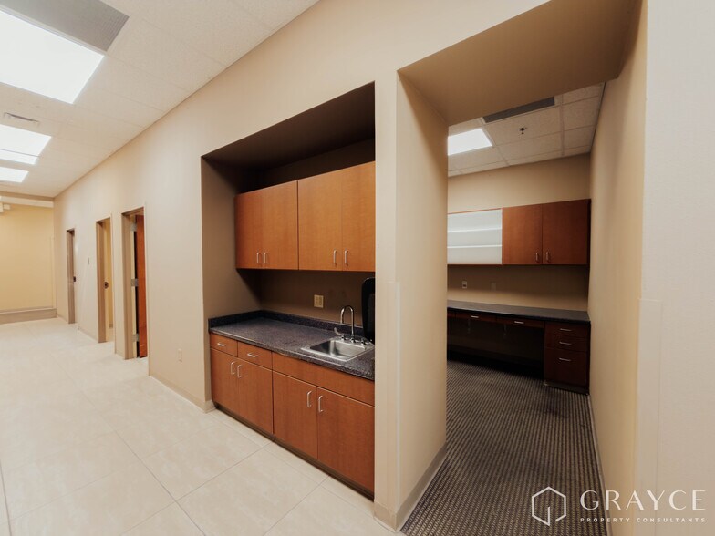 More Photos Of 4301 N Mesa St, El Paso Medical For Lease