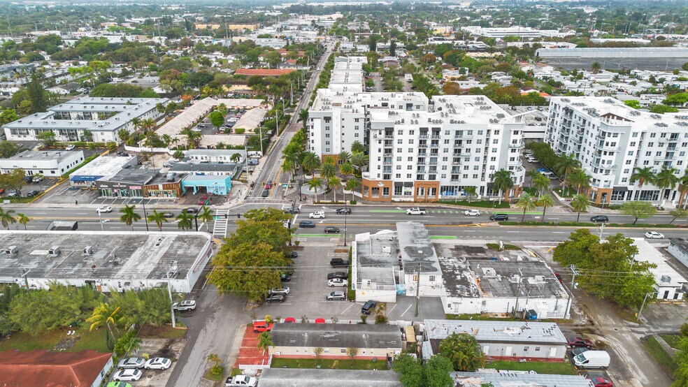 More Photos Of 308 N Federal Hwy, Hallandale Beach Storefront Retail Office For Sale