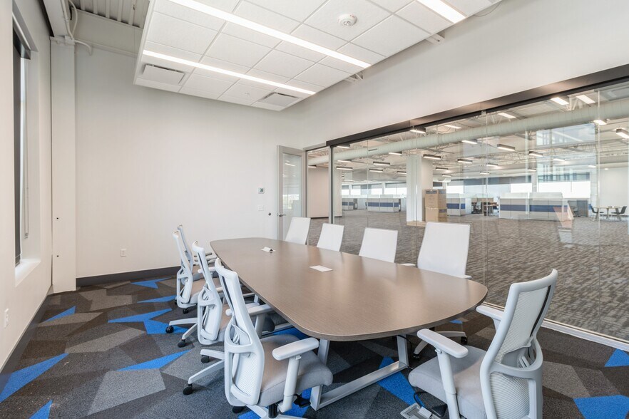More Photos Of 1465 SW Park Square Dr, Ankeny Office For Lease