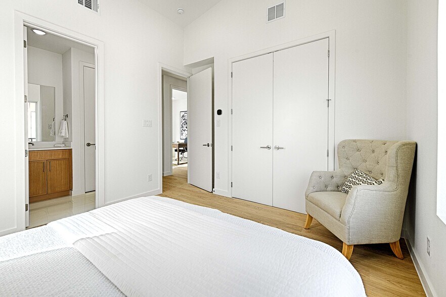 More Photos Of 4739 Gretna St, Dallas Apartments For Sale