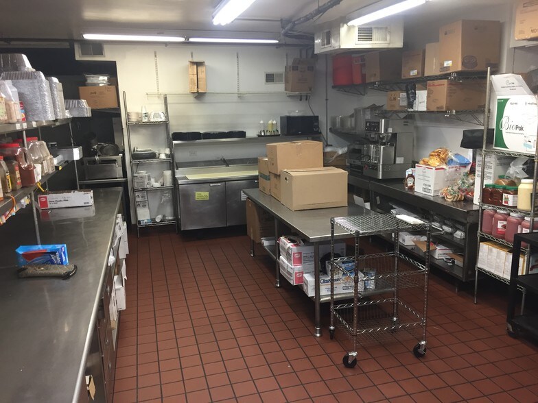 More Photos Of 7618 Madison St, Forest Park Storefront Retail Residential For Lease