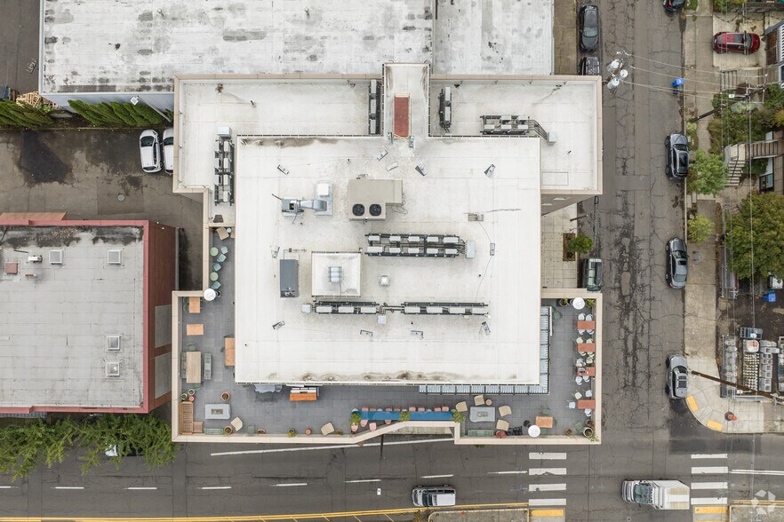 More Photos Of 1616 E Burnside St, Portland Hotel For Sale