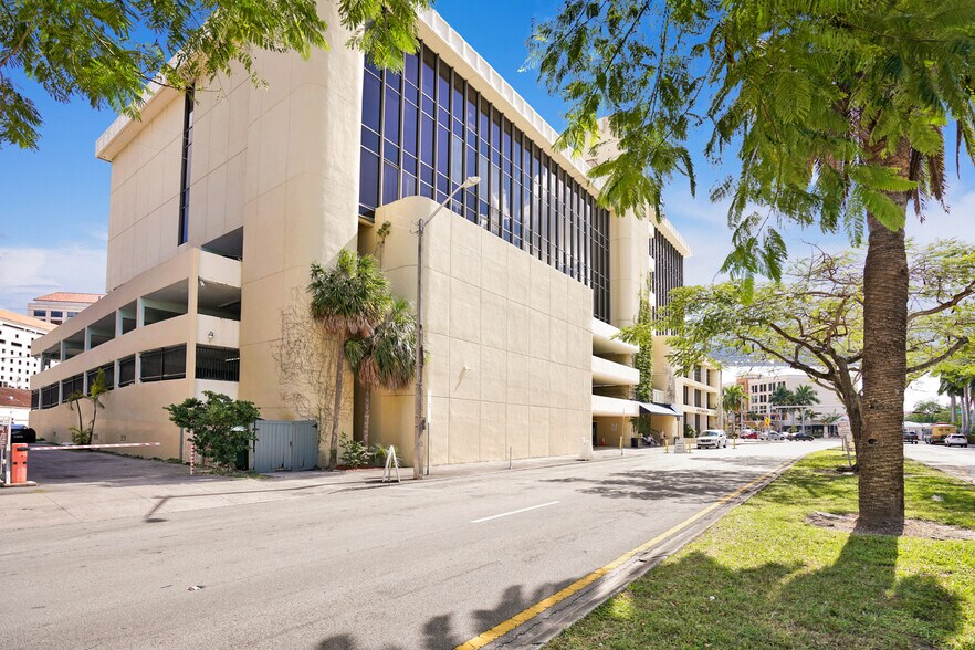 More Photos Of 747 Ponce de Leon Blvd, Coral Gables Medical For Lease