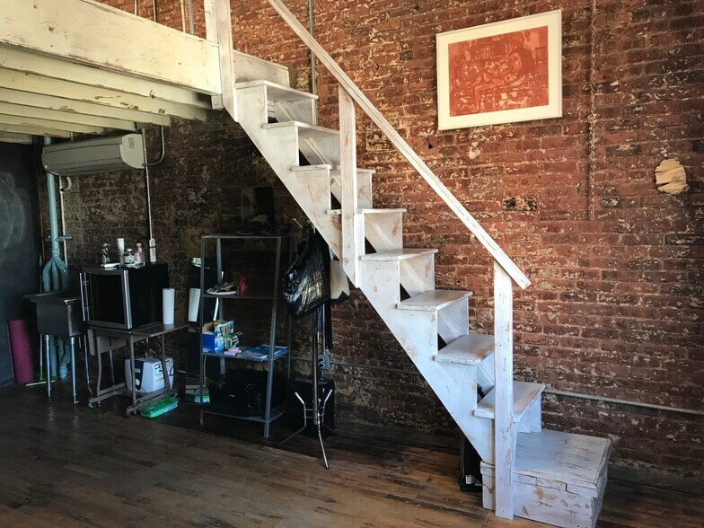 More Photos Of 310 Meserole St, Brooklyn Flex For Lease