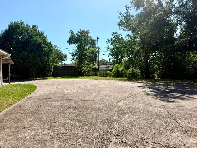 More Photos Of 7315 Housman, Houston Specialty For Sale