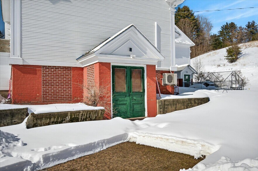 More Photos Of 66 Duttonsville School dr, Cavendish Specialty For Sale