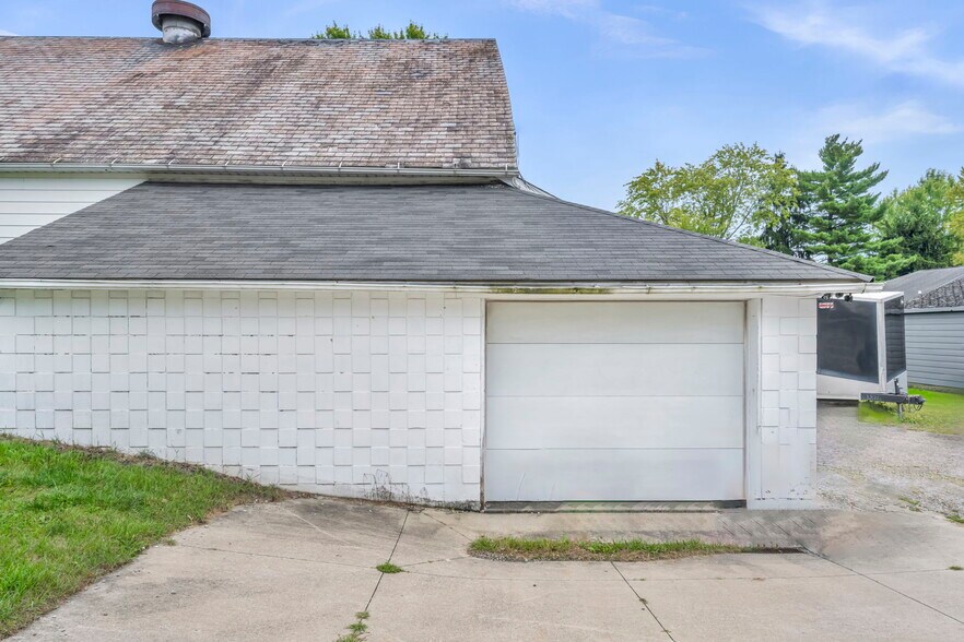 More Photos Of 100 Factory St, LaGrange Flex For Sale