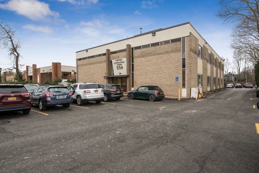 More Photos Of 554 Larkfield Rd, East Northport Medical For Sale