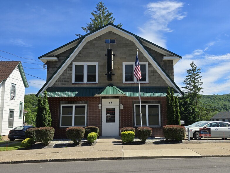 Primary Photo Of 68 2nd St, Deposit Restaurant For Sale