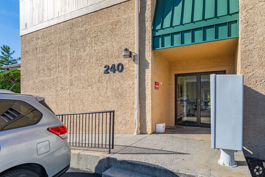 More Photos Of 240 N James St, Newport Office For Lease