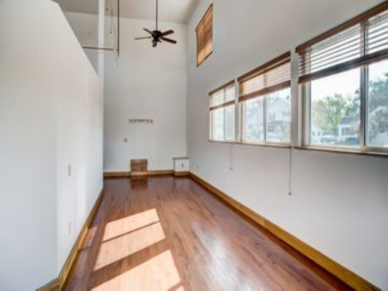 More Photos Of 1041 Shawnee Rd, Lima Freestanding For Lease