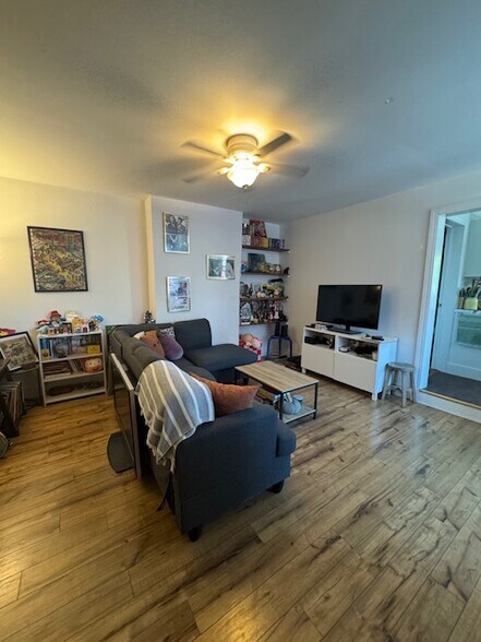 More Photos Of 236 16th St, Brooklyn Storefront Retail Residential For Sale