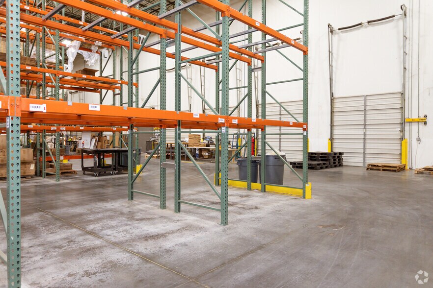 More Photos Of 2201 Interstate North Dr, Charlotte Warehouse For Lease