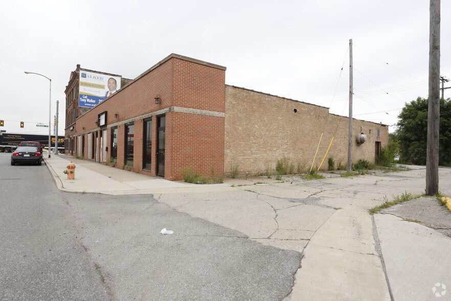 More Photos Of 529-535 E 5th Ave, Gary Restaurant For Lease