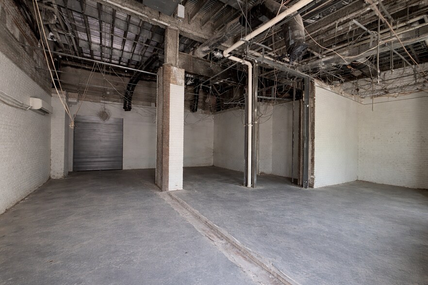 More Photos Of 41 Box St, Brooklyn Office For Lease