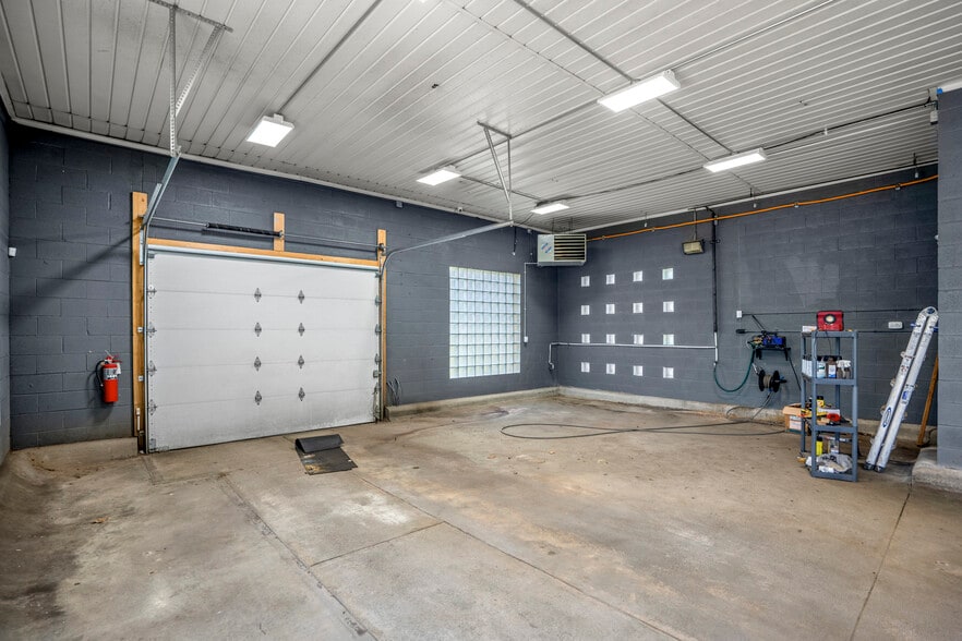 More Photos Of 7300 Lewis Ave, Temperance Carwash For Sale