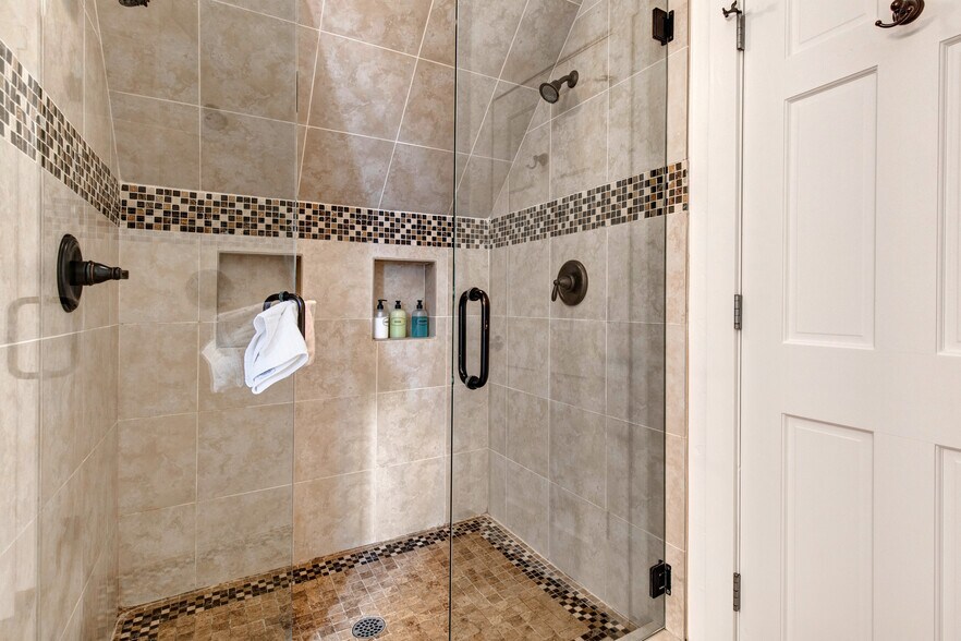 More Photos Of 1469 Woodside Ave, Park City Lodge Meeting Hall For Sale