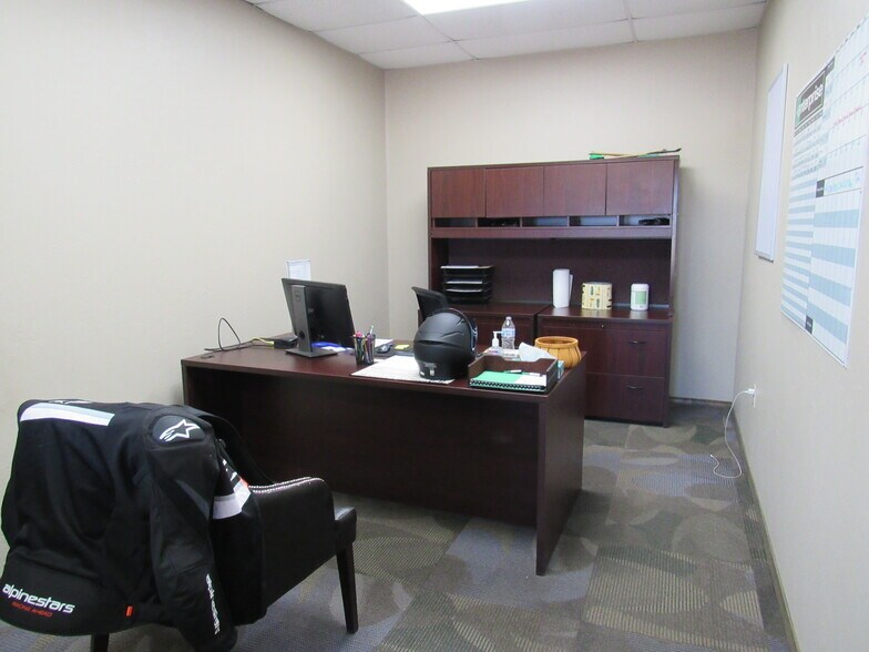 More Photos Of 1904 E Broadway St, Altus Distribution For Sale