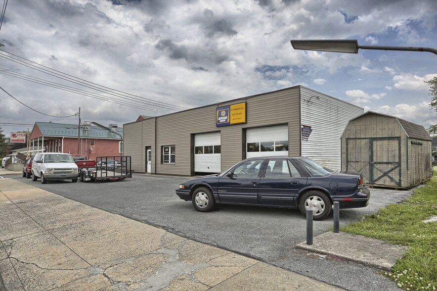 Primary Photo Of 270 E Lehman St, Lebanon Auto Repair For Sale